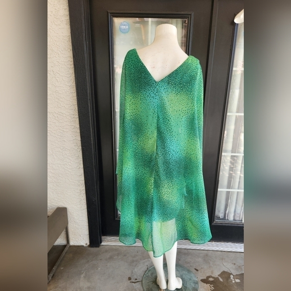 HALSTON Green Speckled Print kaftan style mini dress. Can tie at the front - Picture 8 of 9